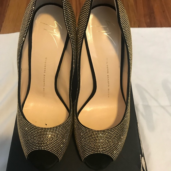 Giuseppe Zanotti gold studded peep toe heel - Picture 4 of 7